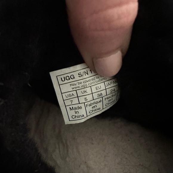 Mini ugg black size US7 - Picture 5 of 6